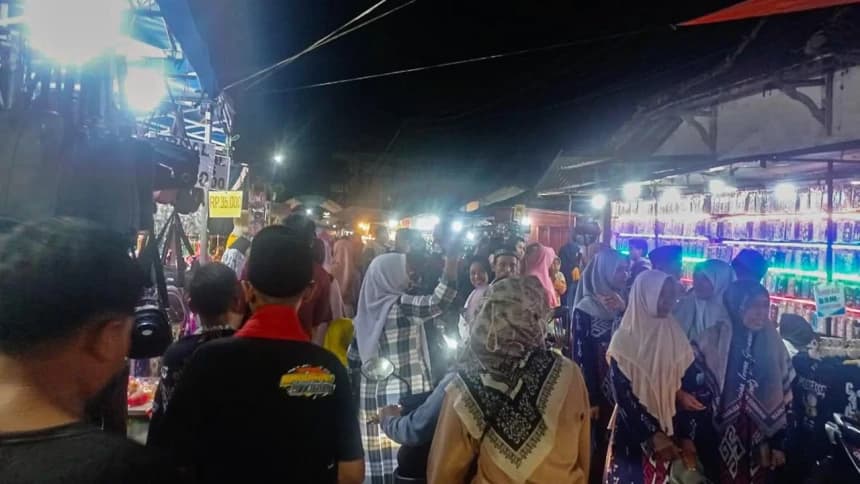 Pedagang Kaki Lima Ramaikan Haul Mbah Mutamakkin Kajen, Cari Rezeki sekaligus Ngalap Berkah