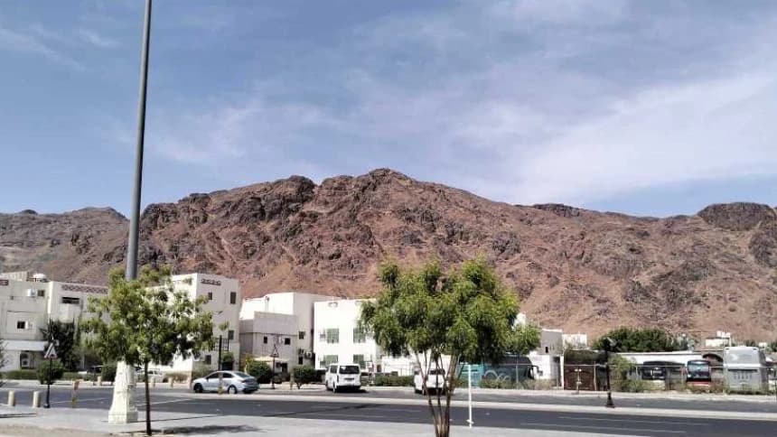 Ziarah ke Makam Sayyidina Hamzah dan para Syuhada di Jabal Uhud