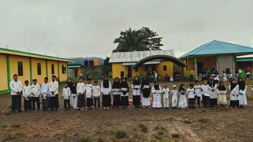 Semarak Hari Santri di Tulin Onsoi Nunukan: dari Penyaluran Beasiswa hingga Penampilan Budaya