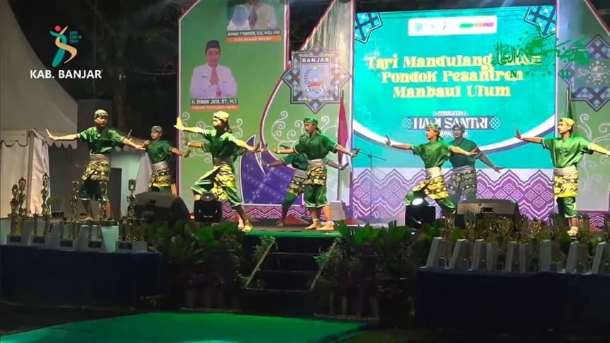 Tutup Rangkaian Hari Santri 2024, PCNU Banjar Kalsel Suguhkan Tarian Tradisional 'Mandulang Intan'