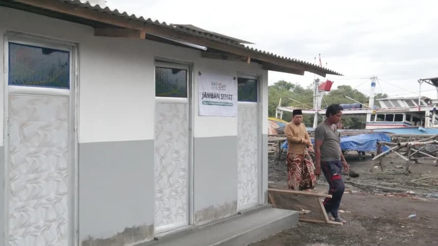 NU Care-LAZISNU Resmikan Jamban Sehat di Pesisir Pantai Probolinggo Jawa Timur