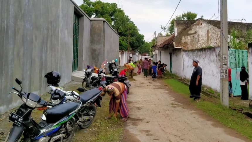 Santri Pondok Kauman Lasem Giatkan Roan Toleransi saat Ramadhan Tiba