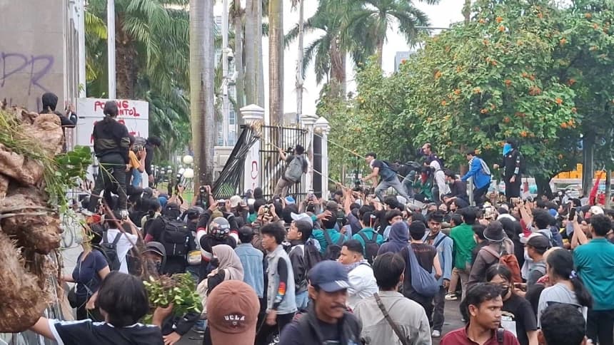 Habis RUU TNI Terbitlah RUU Polri, Gerakan Rakyat Diprediksi akan Makin Masif