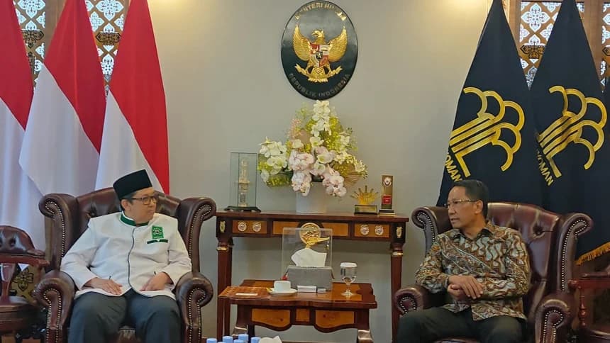 Temui Menkum, KH Ali Masykur Musa Umumkan Keabsahan JATMAN 2024-2029