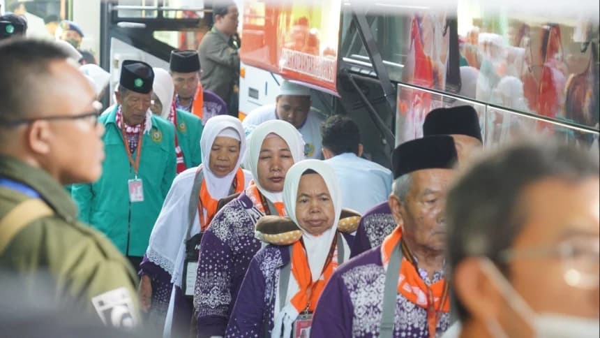 Mulai Masuk Asrama Haji Hari Ini, Jamaah Jakarta Terbang Perdana