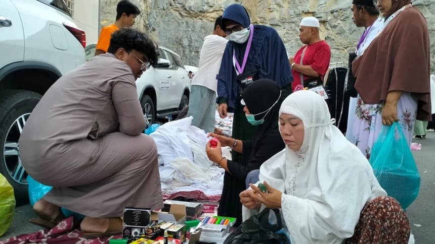 Ketika Jamaah Haji Indonesia Menyemut di Pasar Kaget Makkah