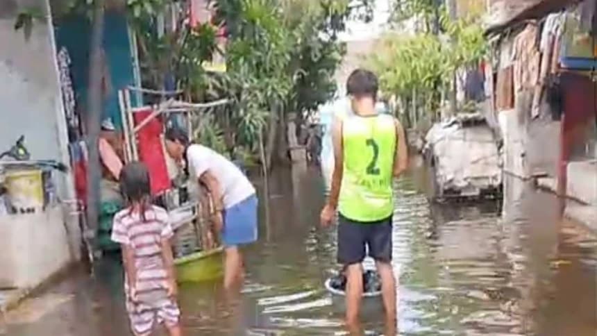 Warga Pantura Jawa Keluhkan Lambannya Pemerintah dalam Menangani Banjir Rob