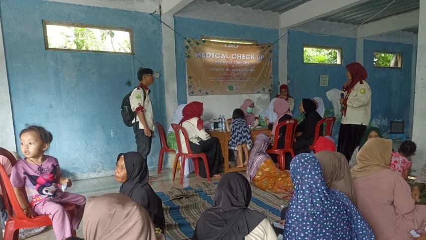 IKAQ Jabodetabek Gelar Cek Kesehatan Gratis dan Bantu Warga Terdampak Bencana di Bogor