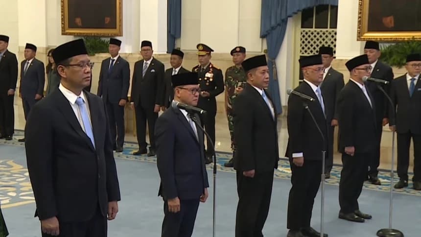 Prabowo Lantik 4 Menteri dan 1 Wamen, Gus Irfan Jadi Menteri Haji