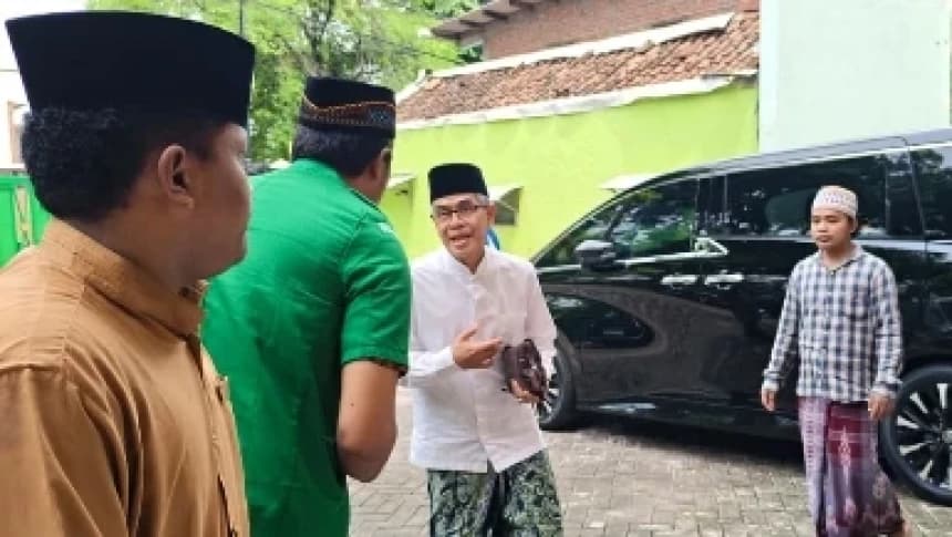 Silaturahmi PBNU di Kediaman Rais Aam, Pengurus Mulai Berdatangan