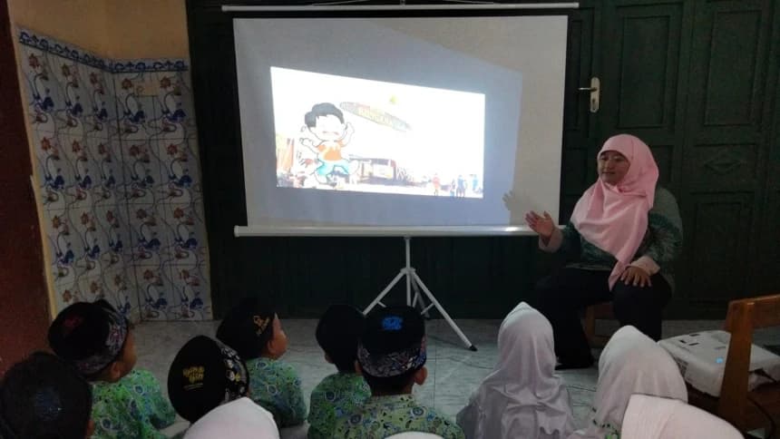 Fauziyah, Guru RA yang Ciptakan Inovasi Edu Game dan Edu Box Berbasis Aplikasi Pembelajaran