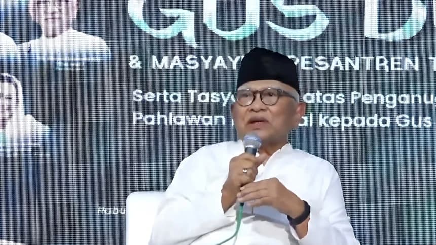 Gus Mus Ungkap Alasan Gus Dur Dicintai Banyak Kalangan