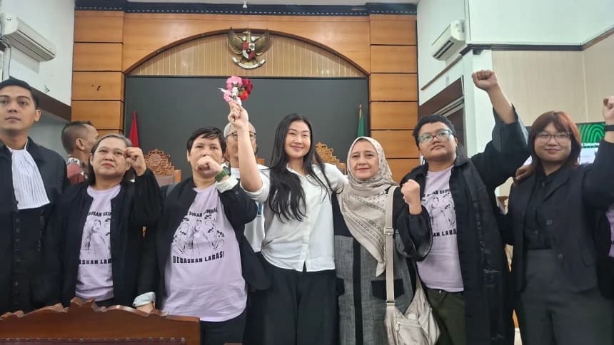 Majelis Hakim Vonis Laras Faizati Bebas Bersyarat dengan Jalani Pidana Pengawasan Setahun