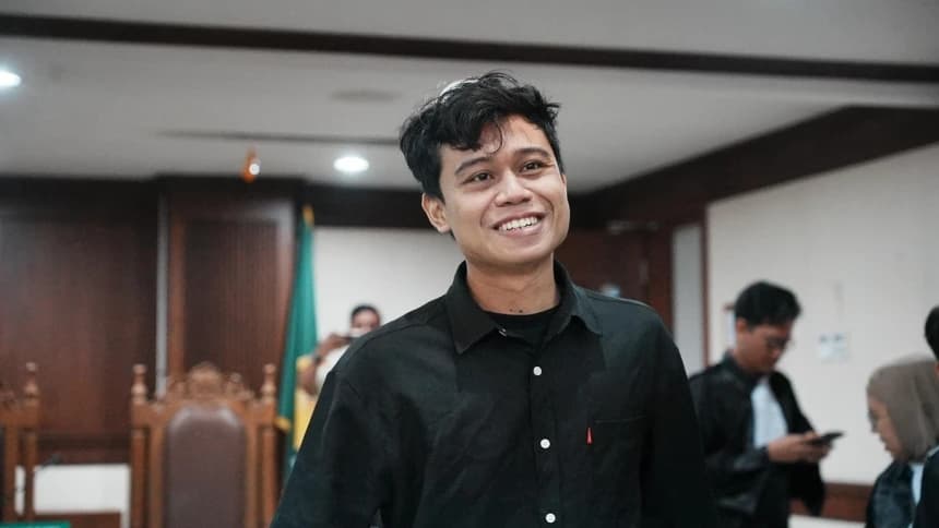 Majelis Hakim Nilai Dakwaan Jaksa Tak Jelas dan Kabulkan Eksepsi, Aktivis Khariq Anhar Bebas