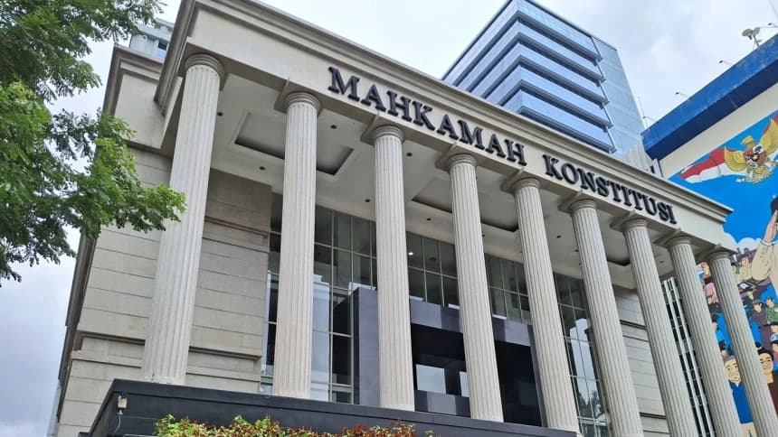 Di MK, DPR Sebut Penyeragaman Masa Tunggu Haji 26 Tahun Cerminkan Prinsip Keadilan