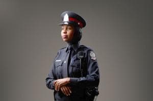 Kepolisian Edmonton Izinkan Polisi Berjilbab