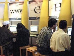 Presiden Iran Ajak Ulama Akrab Internet