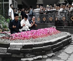 Ustadz YM Kagum Lihat Kebersihan Pesantren Tebuireng