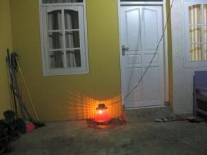 Menanam Ari-Ari Bayi