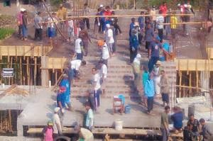 Nonmuslim Gotong Royong Bangun Masjid