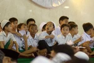Santunan untuk Anak Yatim yang Balig, Sekolah, atau Kuliah?