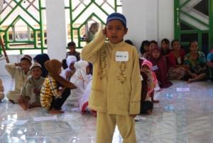 Berdiri Ketika Mendengar Suara Adzan