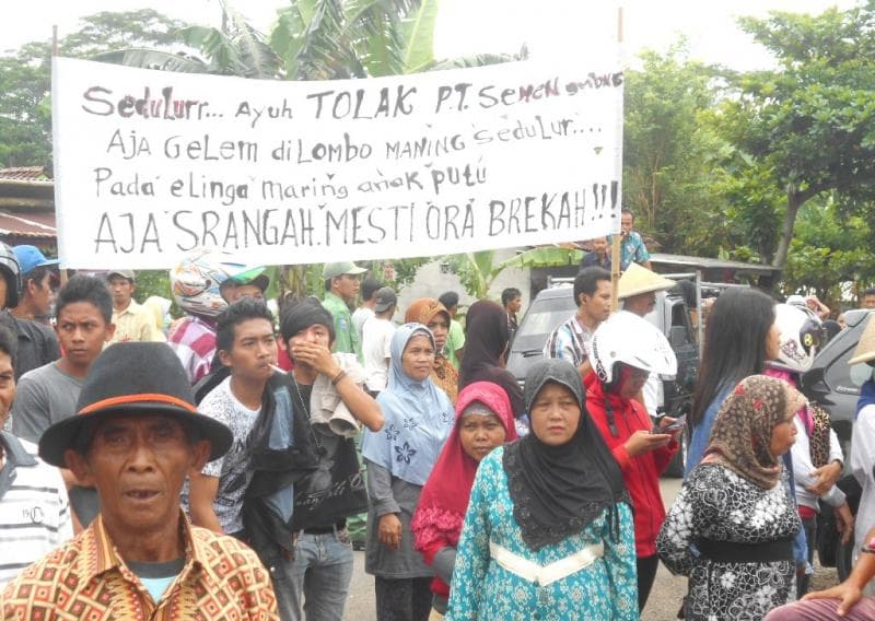 Warga Tolak Penambangan Semen di Gembong Selatan