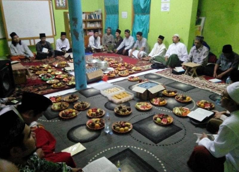 Diijazahi Habib Hud, Majelis Nurul Burhan 4 Tahun Gelar Manaqiban