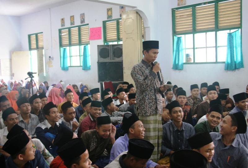 Santri Kempek Bertanya Kesehatan dari Maag sampai Ginjal