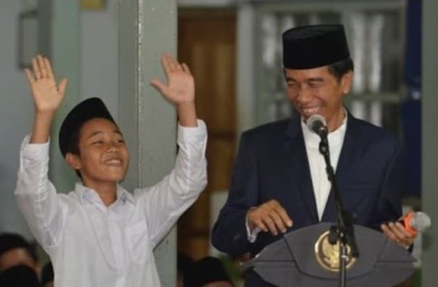 Saat Santri Berhasil Mengocok Perut Sang Presiden
