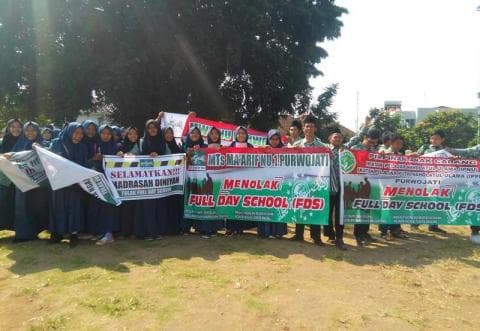 Ribuan Santri NU Banyumas Gelar Aksi Tolak Kebijakan 5 Hari Sekolah