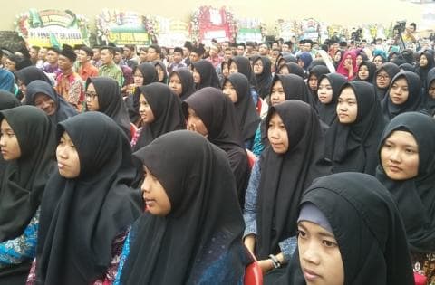 Shalawat Bersama Habib Syech Awali Kuliah Perdana UNU Purwokerto