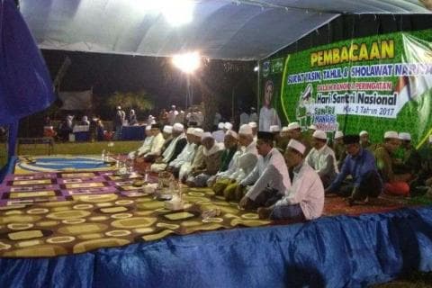 Ratusan Santri di Probolinggo Baca Surat Yasin, Tahlil dan Sholawat Nariyah