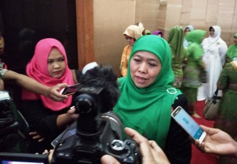 Khofifah Ajak Para Ibu Awasi Perkembangan Anak Jaman Now