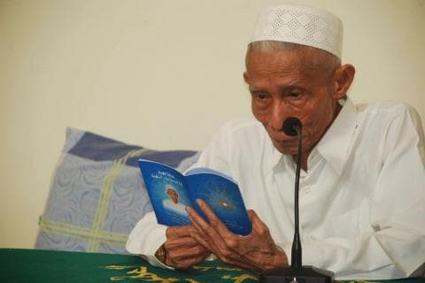 Cerita Kedisiplinan Waktu Kiai Sahal