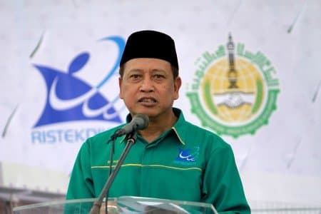 Menteri Nasir: Santri Harus Lanjutkan Pendidikan ke Perguruan Tinggi