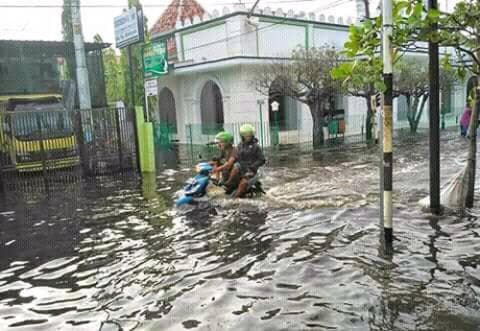 Banjir Rob di Pekalongan Utara, Warga NU kesulitan Jalankan Ibadah
