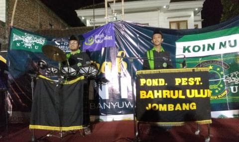 Di Jombang Kirab Koin NU Diiringi Musik Angklung