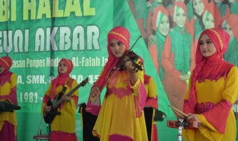 Kasidah EzzurA, Regenerasi dari Nasida Ria