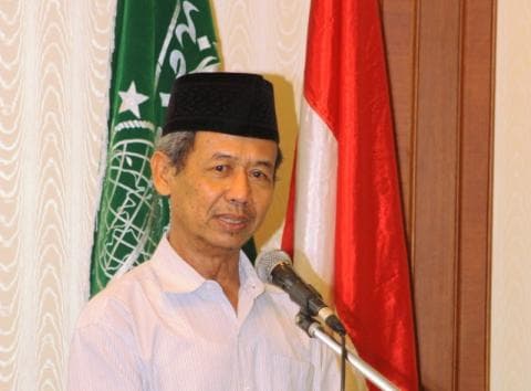 Sastrawan Ahmad Tohari Bercerita tentang KH Fuad Hasyim