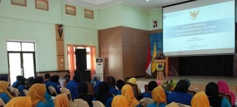 Menaker Minta Masyarakat Gunakan Gadget untuk Hal Produktif