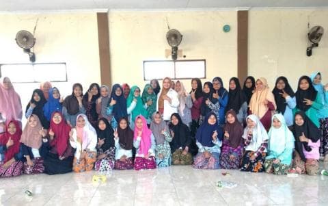 Santri Putri Ngaji Sebab dan Pencegahan Kanker Serviks
