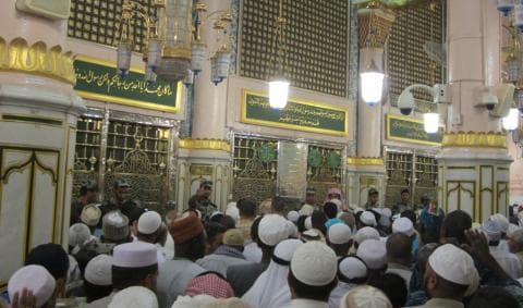 Perhatikan Lima Etika Ini saat Ziarah ke Makam Rasulullah