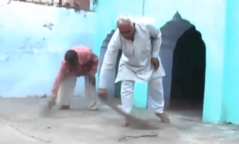 Kisah Umat Hindu Mengurus Masjid Puluhan Tahun di India