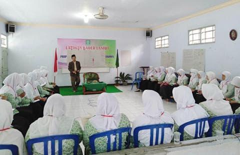 Fatayat Harus Kreatif, Inovatif dan Manfaat bagi Umat