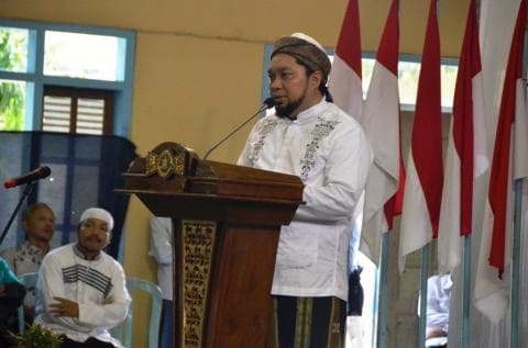 Kiai Azaim: Pesantren adalah Dunia Sastra yang Sebenarnya