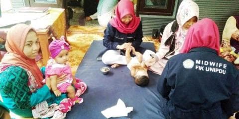 Unipdu Jombang Lakukan Pemeriksaan Kehamilan Warga