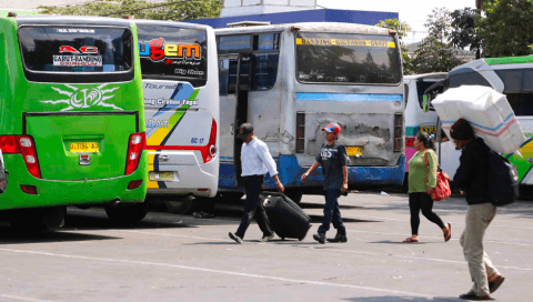 Cara Shalat di Bus ketika Seluruh Waktu Shalat Habis di Perjalanan