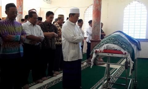 Ketinggalan Takbir Imam dalam Shalat Jenazah, Bagaimana?