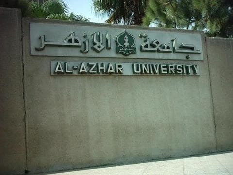 Dipeluk Tunangannya saat Lamaran, Mahasiswi Al-Azhar Dikeluarkan